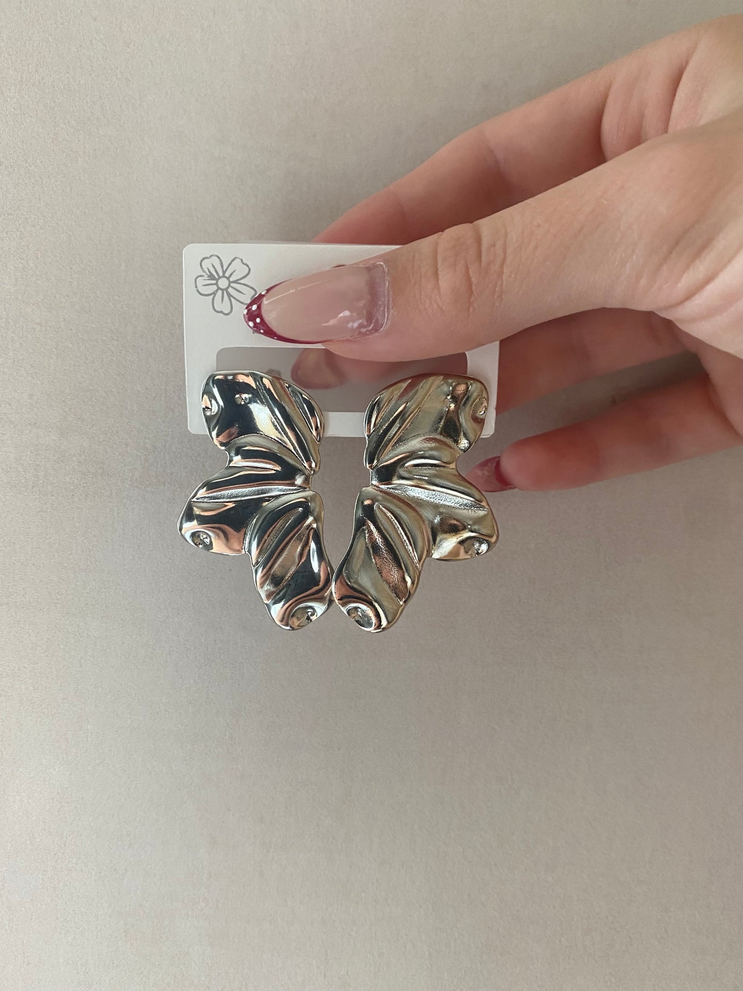 Boucle d'oreille demi feuille