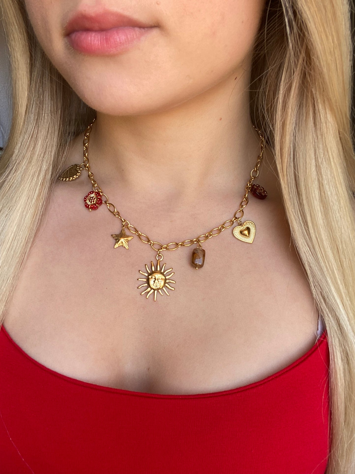 Collier breloque rouge