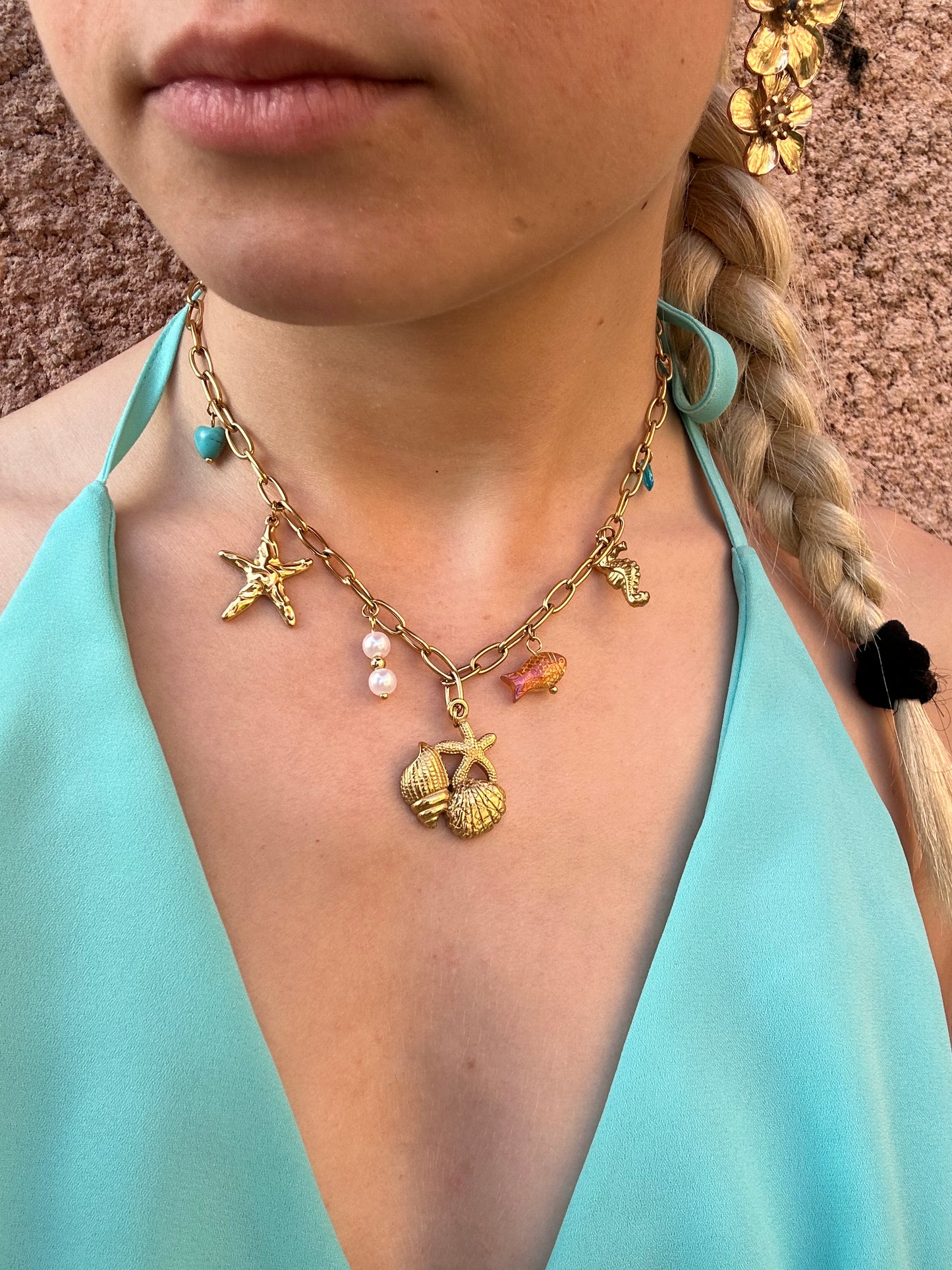 Collier à breloques bleu
